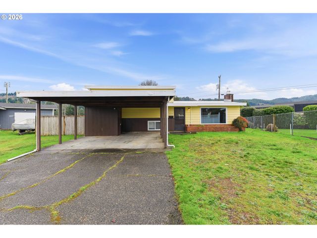 2350 HIGH St, Reedsport, OR 97467