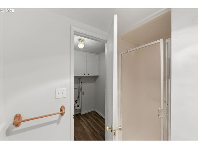 2350 HIGH St, Reedsport, OR 97467