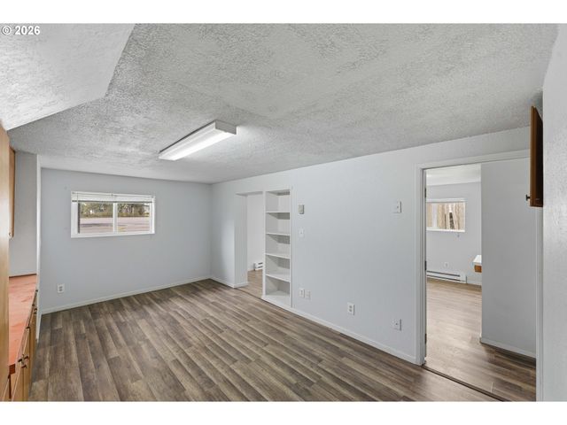 2350 HIGH St, Reedsport, OR 97467