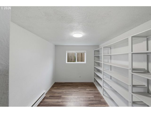 2350 HIGH St, Reedsport, OR 97467