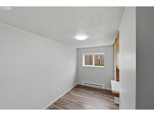 2350 HIGH St, Reedsport, OR 97467