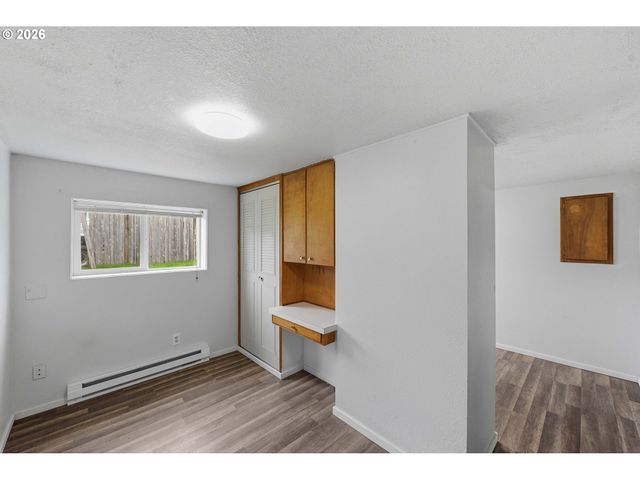 2350 HIGH St, Reedsport, OR 97467