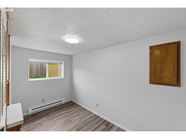 2350 HIGH St, Reedsport, OR 97467