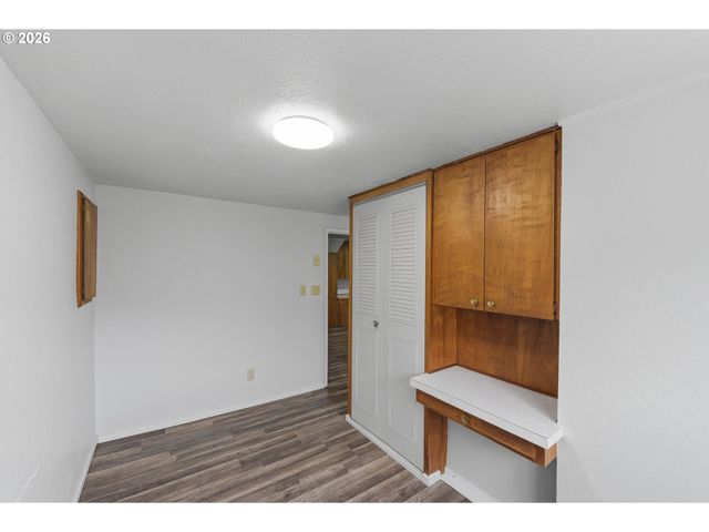 2350 HIGH St, Reedsport, OR 97467