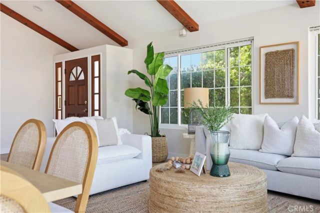 6200 W 77th Street, Los Angeles, CA 90045