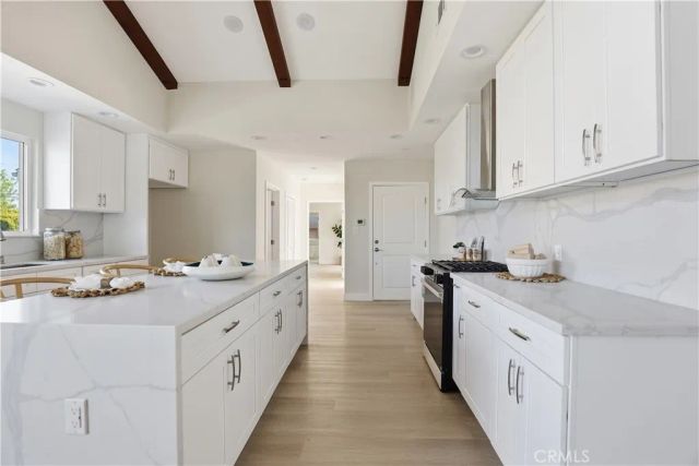 6200 W 77th Street, Los Angeles, CA 90045