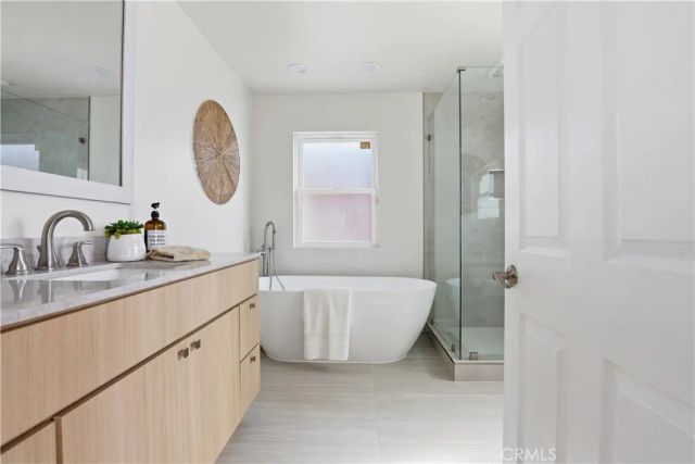 6200 W 77th Street, Los Angeles, CA 90045