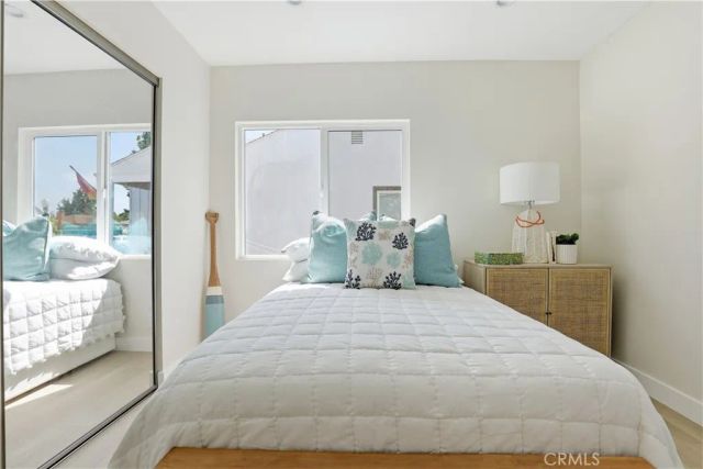 6200 W 77th Street, Los Angeles, CA 90045