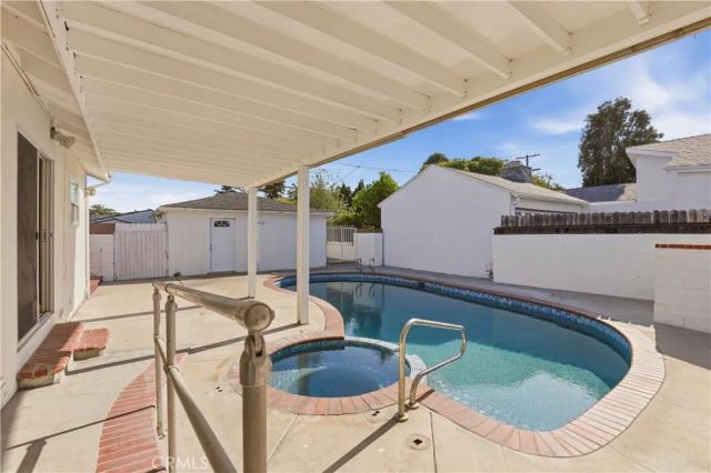 6200 W 77th Street, Los Angeles, CA 90045