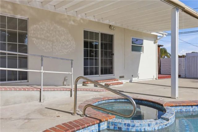 6200 W 77th Street, Los Angeles, CA 90045