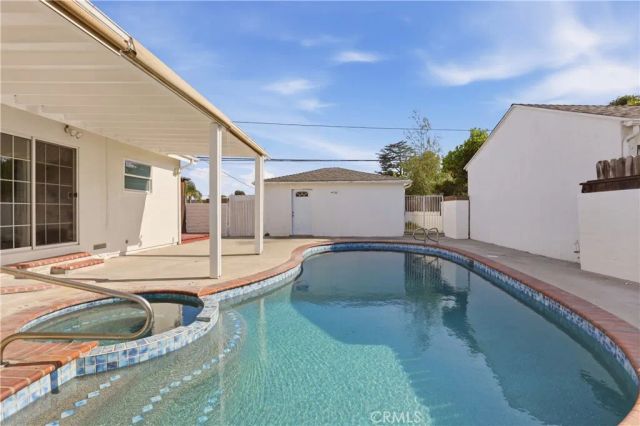 6200 W 77th Street, Los Angeles, CA 90045