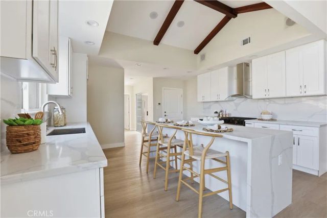 6200 W 77th Street, Los Angeles, CA 90045