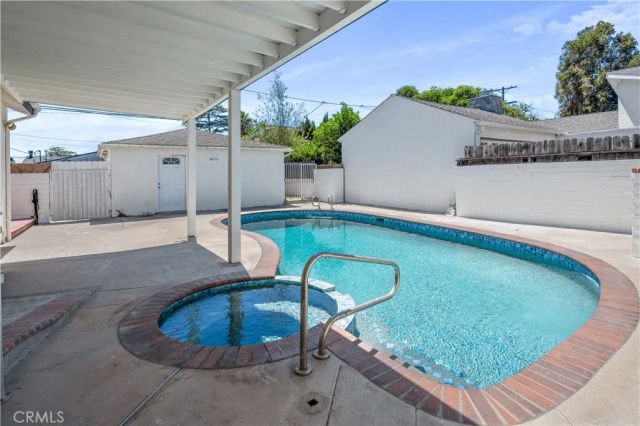 6200 W 77th Street, Los Angeles, CA 90045