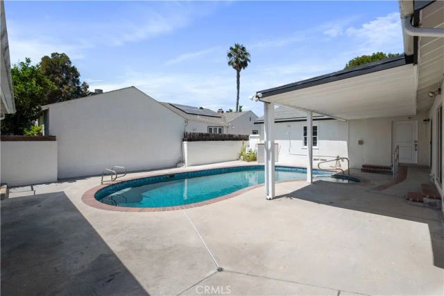 6200 W 77th Street, Los Angeles, CA 90045