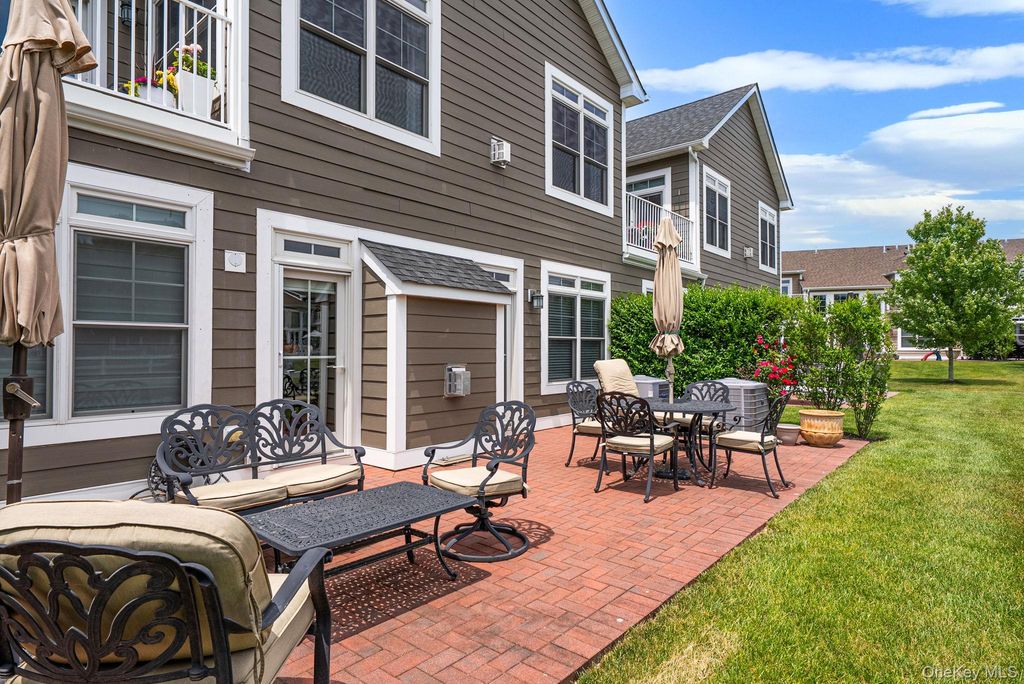 52102 Beech Tree Lane, Plainview, NY 11803 — photo 2
