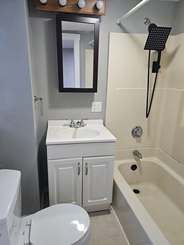 2 Buttomwood Lane D, Auburn, MA 01501