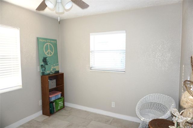 225 83RD AVENUE NE, St Petersburg, FL 33702