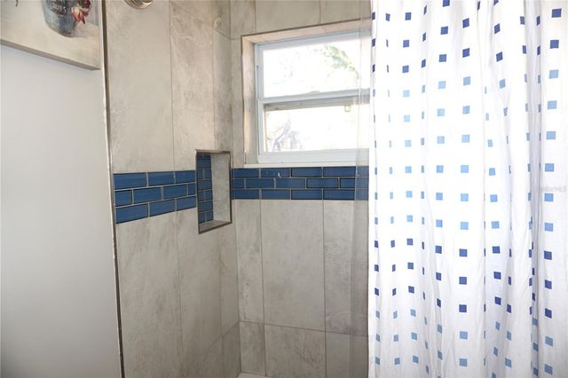 225 83RD AVENUE NE, St Petersburg, FL 33702