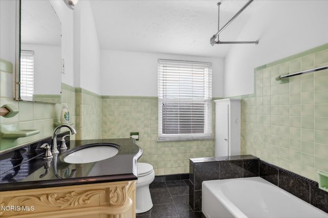 2204 Orchard Road, Toledo, OH 43606
