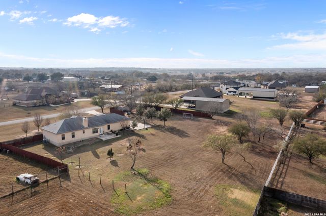 500 Wagon Train, La Vernia, TX 78121