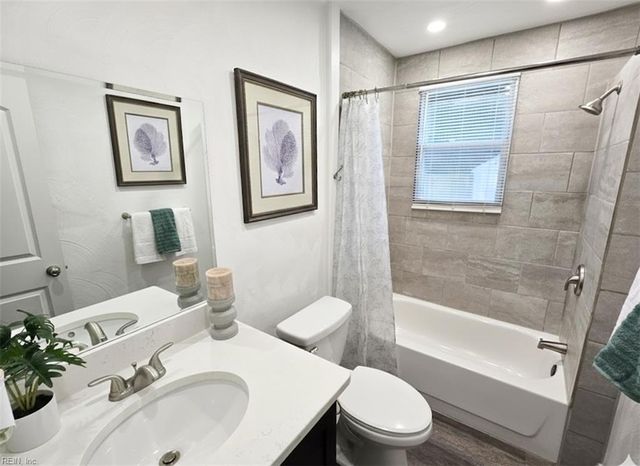 51 E Pollux CIR, Portsmouth, VA 23701