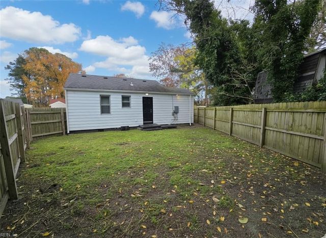 51 E Pollux CIR, Portsmouth, VA 23701