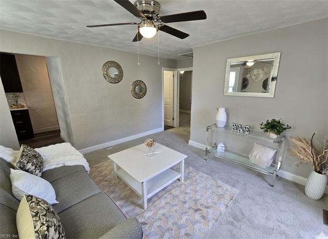 51 E Pollux CIR, Portsmouth, VA 23701