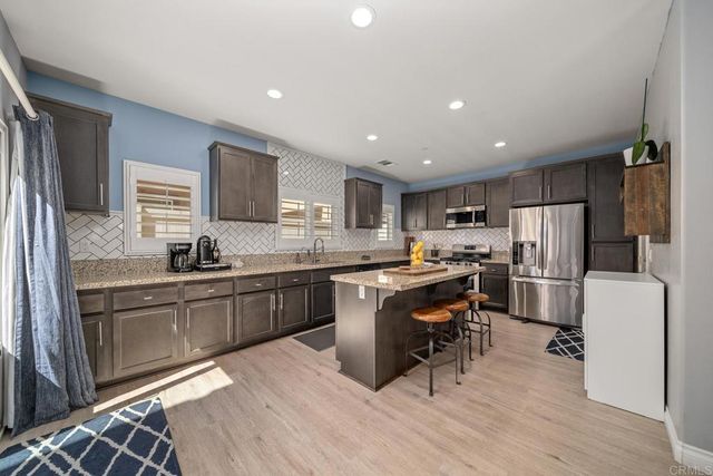 248 Dun Blazer Way, Fallbrook, CA 92028