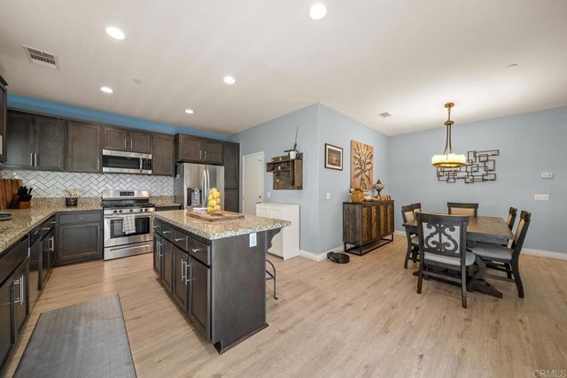 248 Dun Blazer Way, Fallbrook, CA 92028