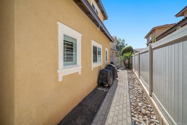 248 Dun Blazer Way, Fallbrook, CA 92028