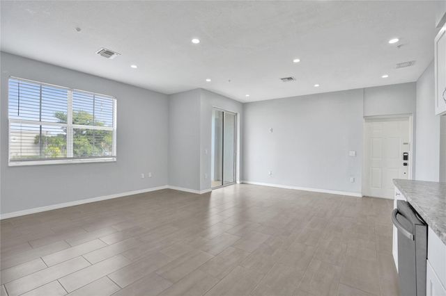 2137 Shoma Drive 156 Bldg 17, Royal Palm Beach, FL 33414