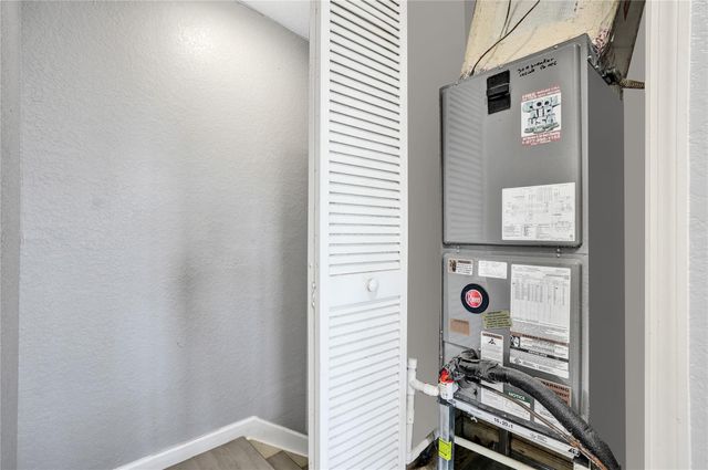 2137 Shoma Drive 156 Bldg 17, Royal Palm Beach, FL 33414