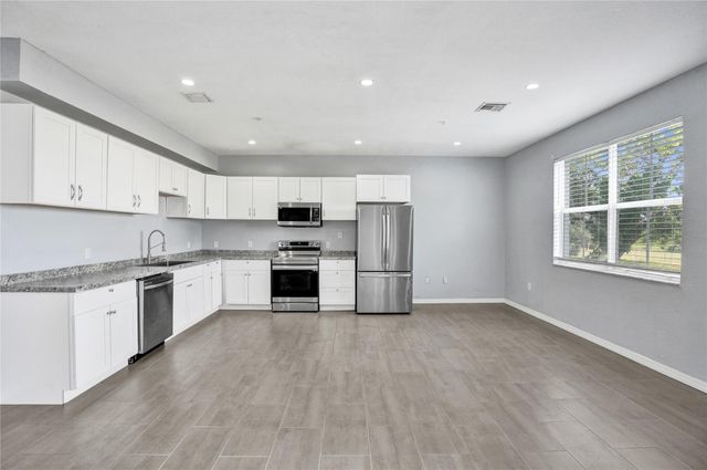 2137 Shoma Drive 156 Bldg 17, Royal Palm Beach, FL 33414
