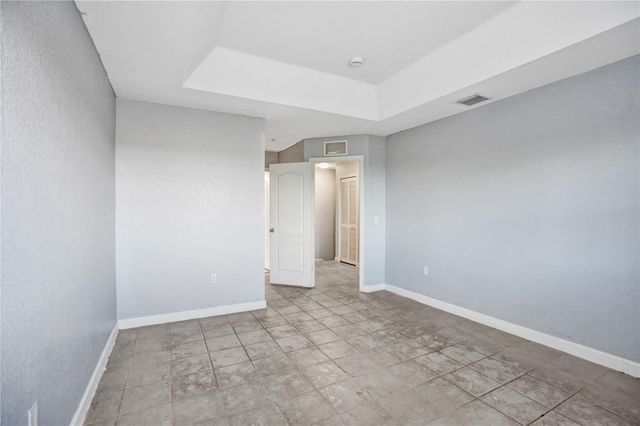 2137 Shoma Drive 156 Bldg 17, Royal Palm Beach, FL 33414