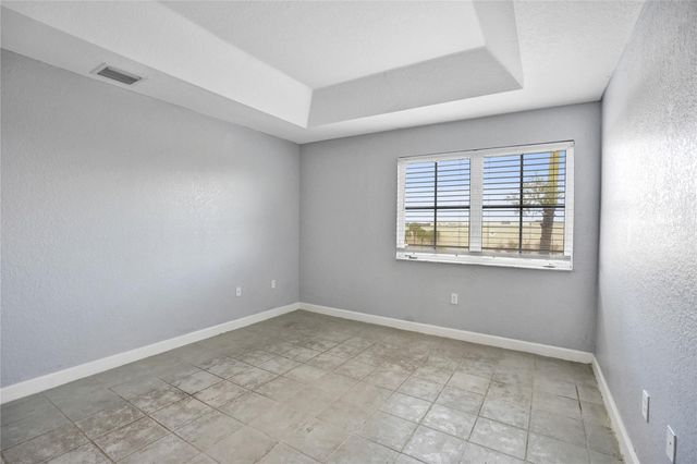 2137 Shoma Drive 156 Bldg 17, Royal Palm Beach, FL 33414