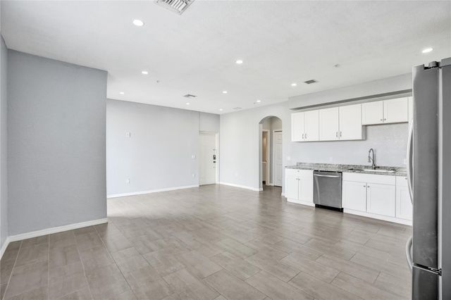 2137 Shoma Drive 156 Bldg 17, Royal Palm Beach, FL 33414