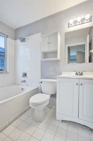 2137 Shoma Drive 156 Bldg 17, Royal Palm Beach, FL 33414