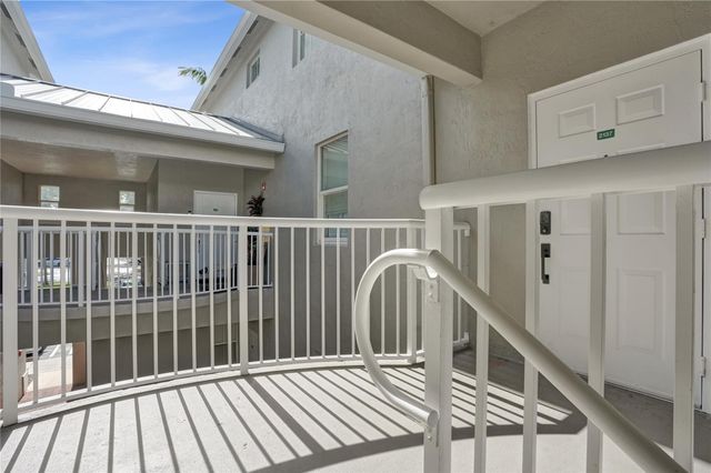 2137 Shoma Drive 156 Bldg 17, Royal Palm Beach, FL 33414