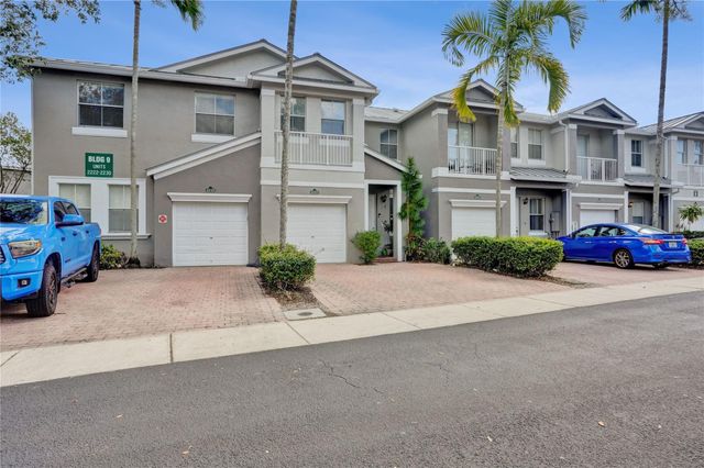 2137 Shoma Drive 156 Bldg 17, Royal Palm Beach, FL 33414