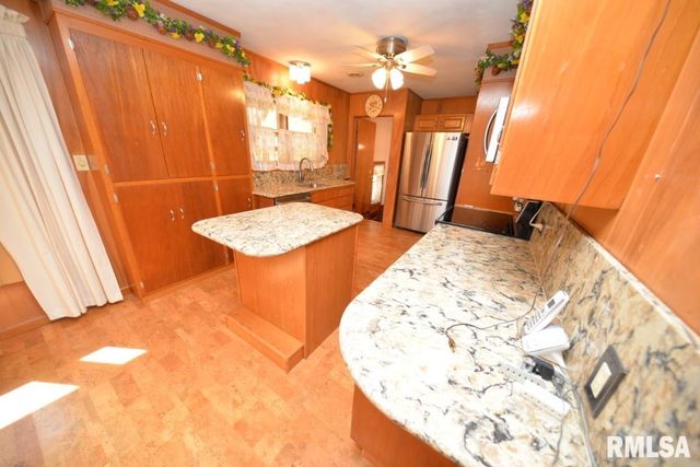 11455 E Richview Road, Mt Vernon, IL 62864