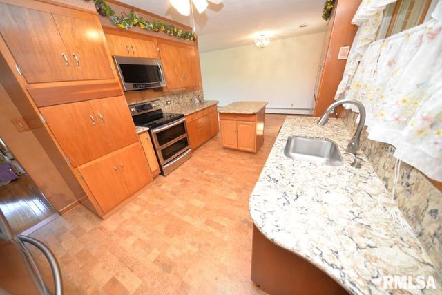 11455 E Richview Road, Mt Vernon, IL 62864