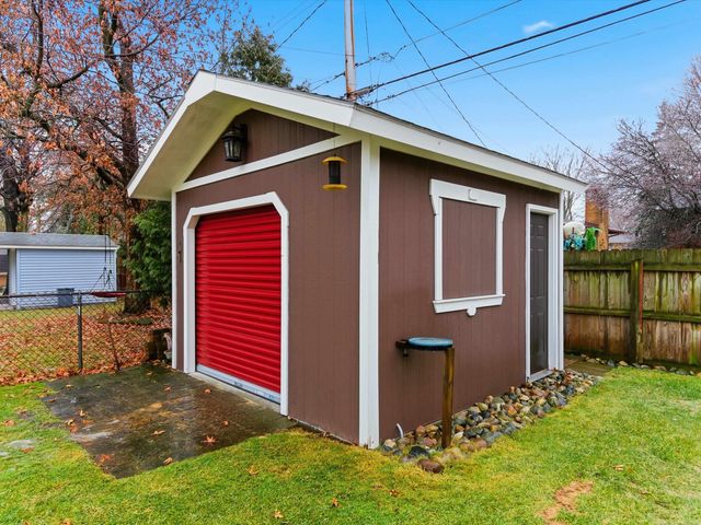 8842 Janis Street, Shelby Twp, MI 48317