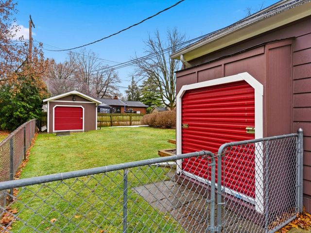 8842 Janis Street, Shelby Twp, MI 48317