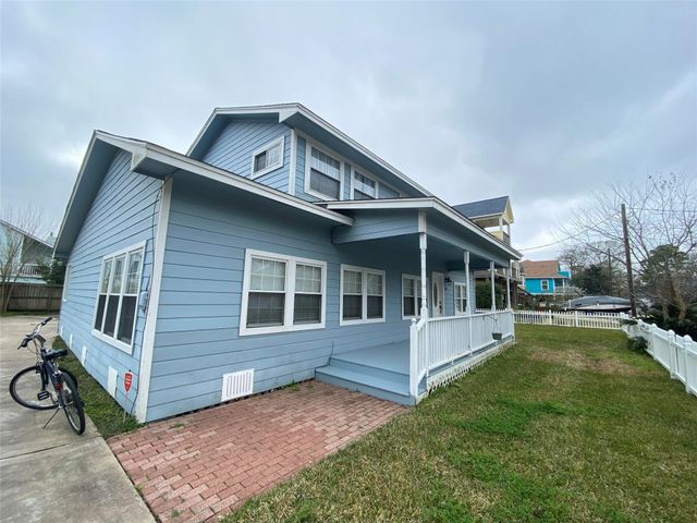911 Hawthorne Road, Clear Lake Shores, TX 77565