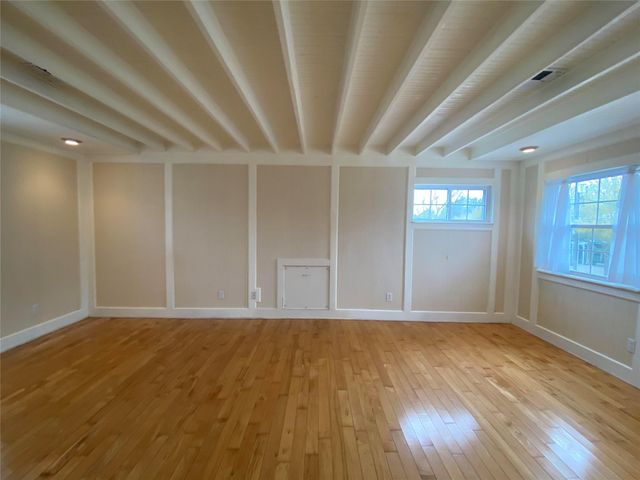 911 Hawthorne Road, Clear Lake Shores, TX 77565