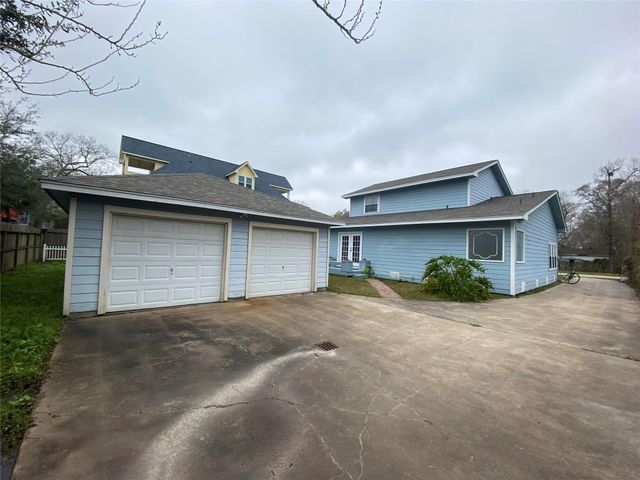 911 Hawthorne Road, Clear Lake Shores, TX 77565