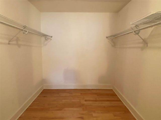 911 Hawthorne Road, Clear Lake Shores, TX 77565