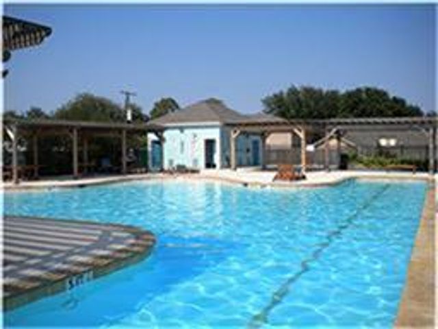 911 Hawthorne Road, Clear Lake Shores, TX 77565
