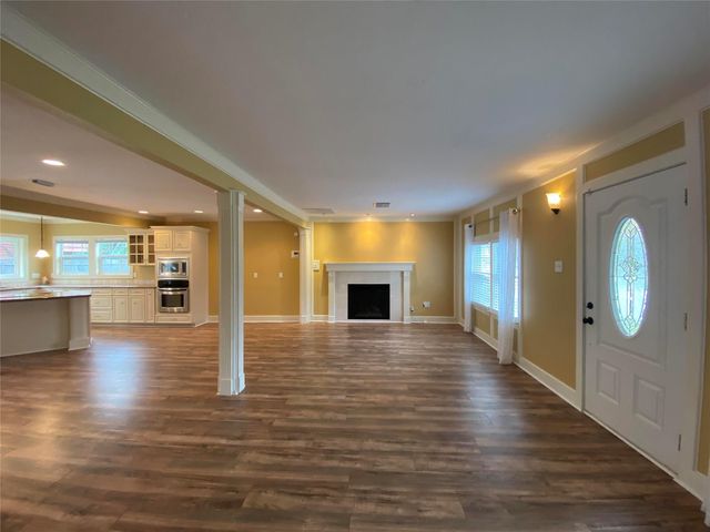 911 Hawthorne Road, Clear Lake Shores, TX 77565