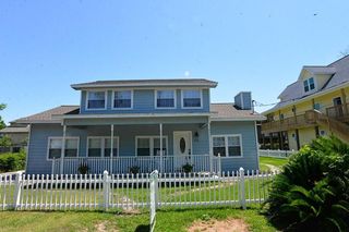 911 Hawthorne Road, Clear Lake Shores, TX 77565